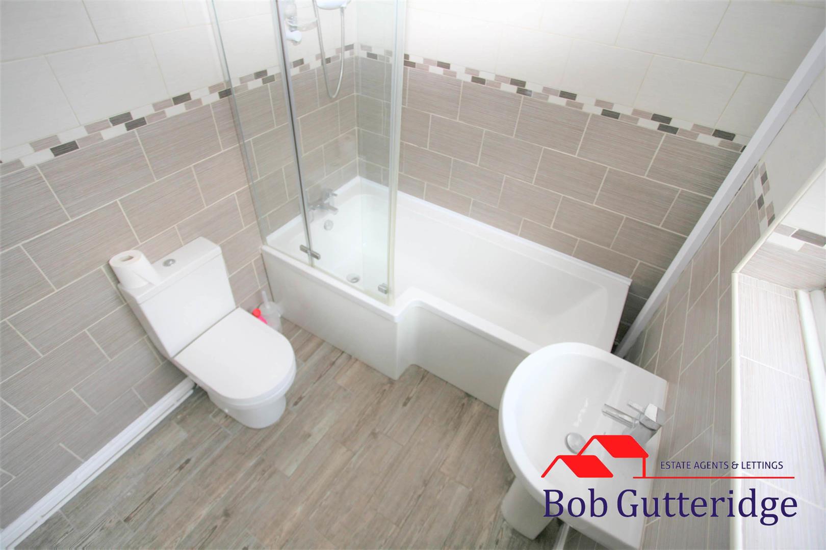 BATHROOM/WC